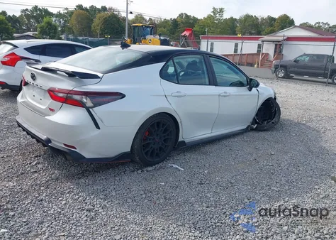 2024 Toyota Camry Trd V6 z USA, uszkodzony, nr VIN 4T1KZ1AK8RU093274